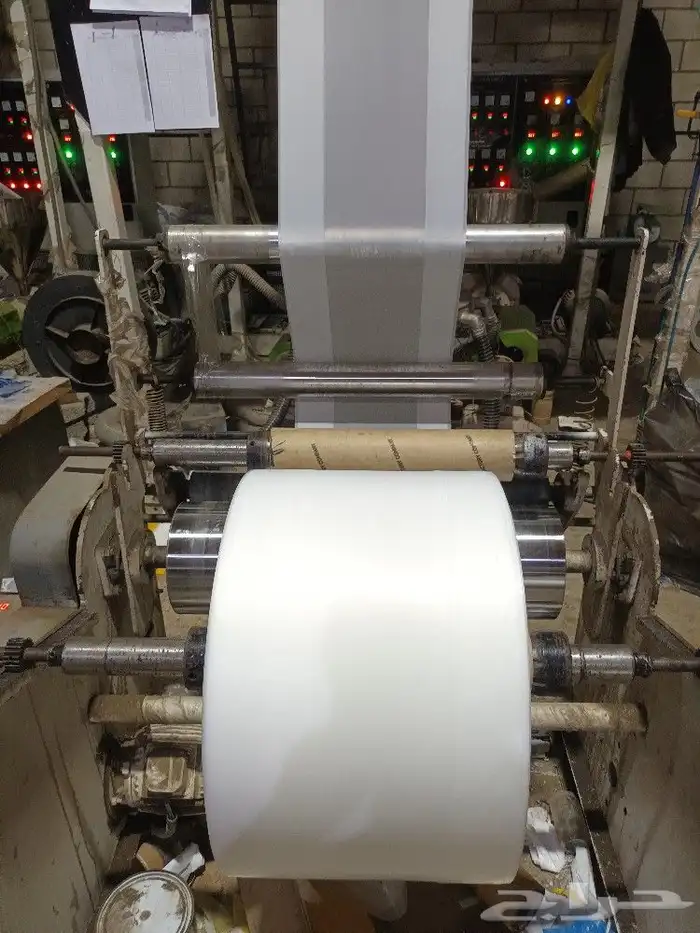 صناعه وطباعة جميع انواع الأكياس والسفر واكياس التسويق بجميع 9