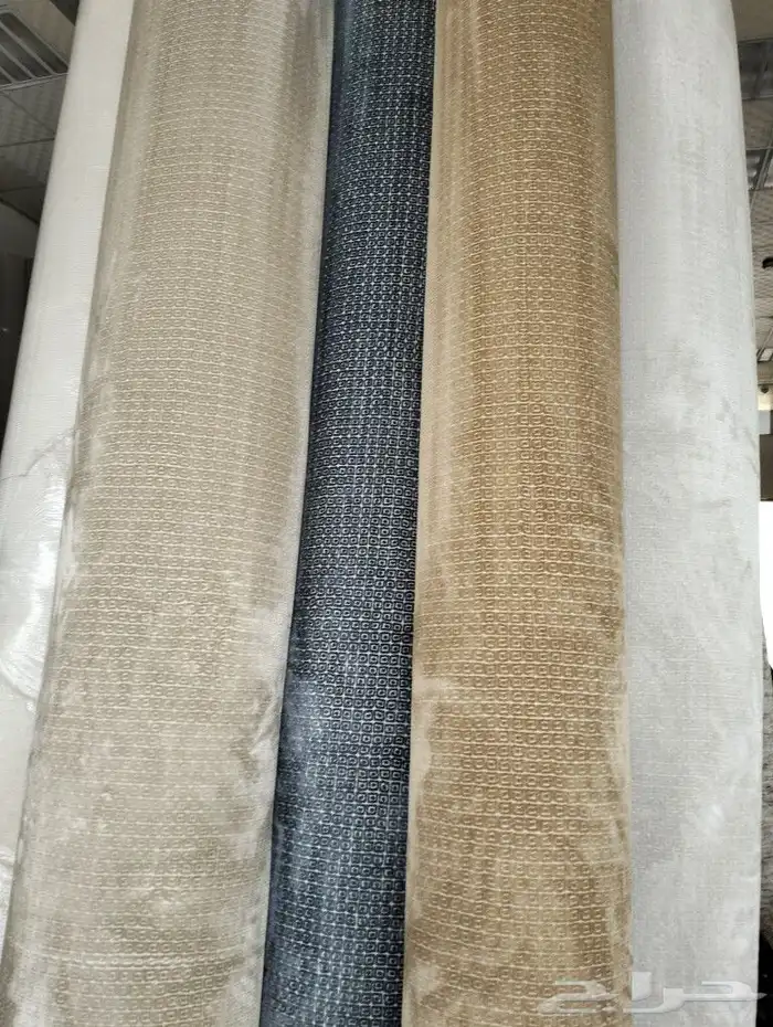 موكيت تركي واماراتي وطني ويوجد فينيل بلجيكي و فرنسي ويوجد 1