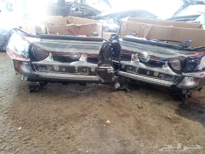 يتوفر لدينا طقم شمعات تايوتا جيب لاند كروزر مديل2019 2020 0