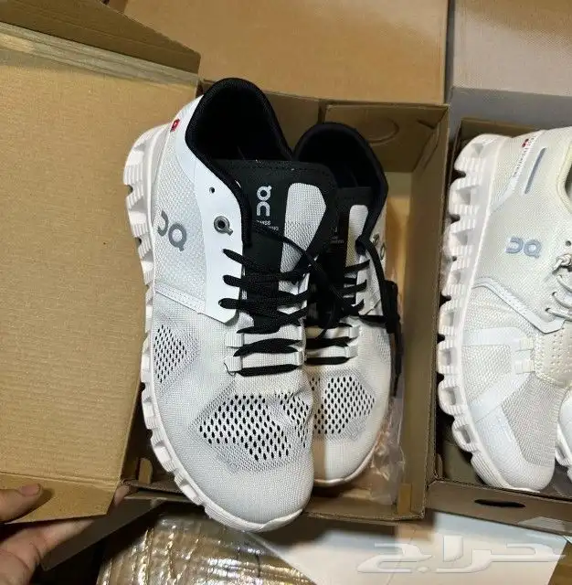 شوزات لويفي اون راننغ رجالي 10