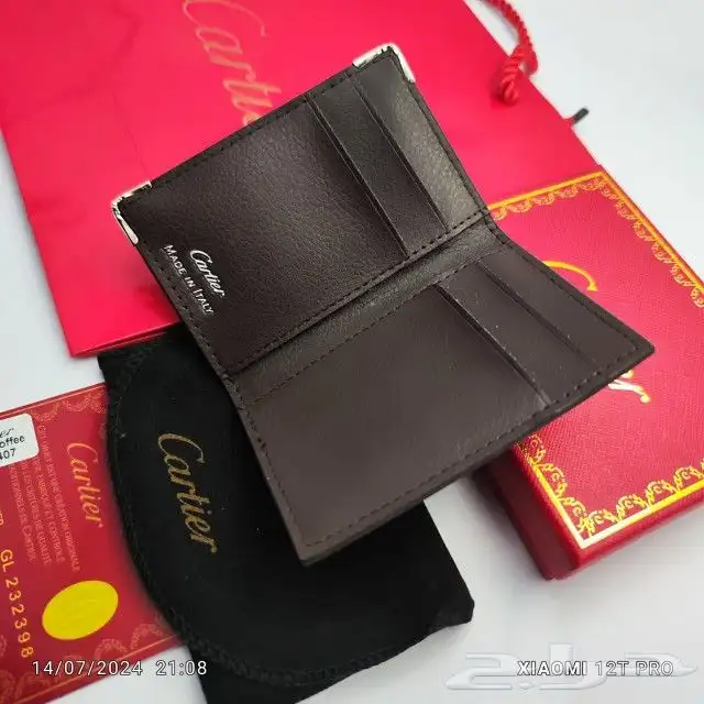 محافظ ماركات 10