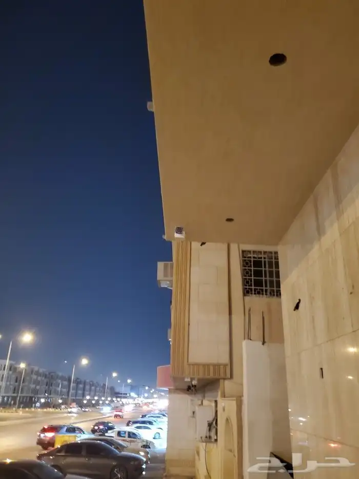 فني كاميرات مراقبة 1