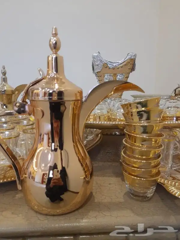 يوجد لدينا قهوجين وصبابين رجال ونساء 0