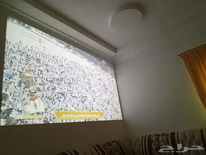 يروجكتر مع سماعه للايجار اليومي 3