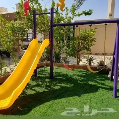طقم 2 كرسي مرجيحه مع زحليقه وسط 3