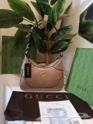 عروض خاصة تخفيضات شنط ماركات بأقل الأسعار150ر 19