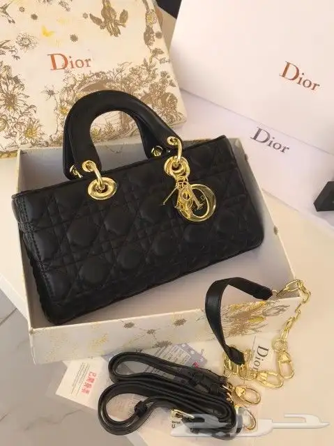 عروض خاصة تخفيضات شنط ماركات بأقل الأسعار150ر 44