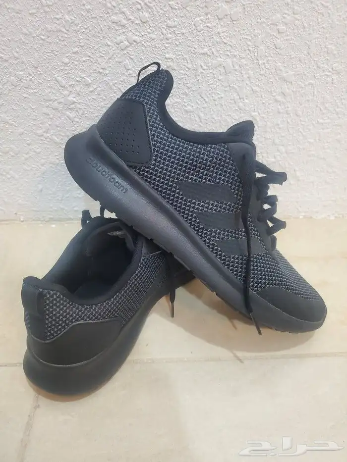 جزمة أديداس Adidas شبه جديده 1