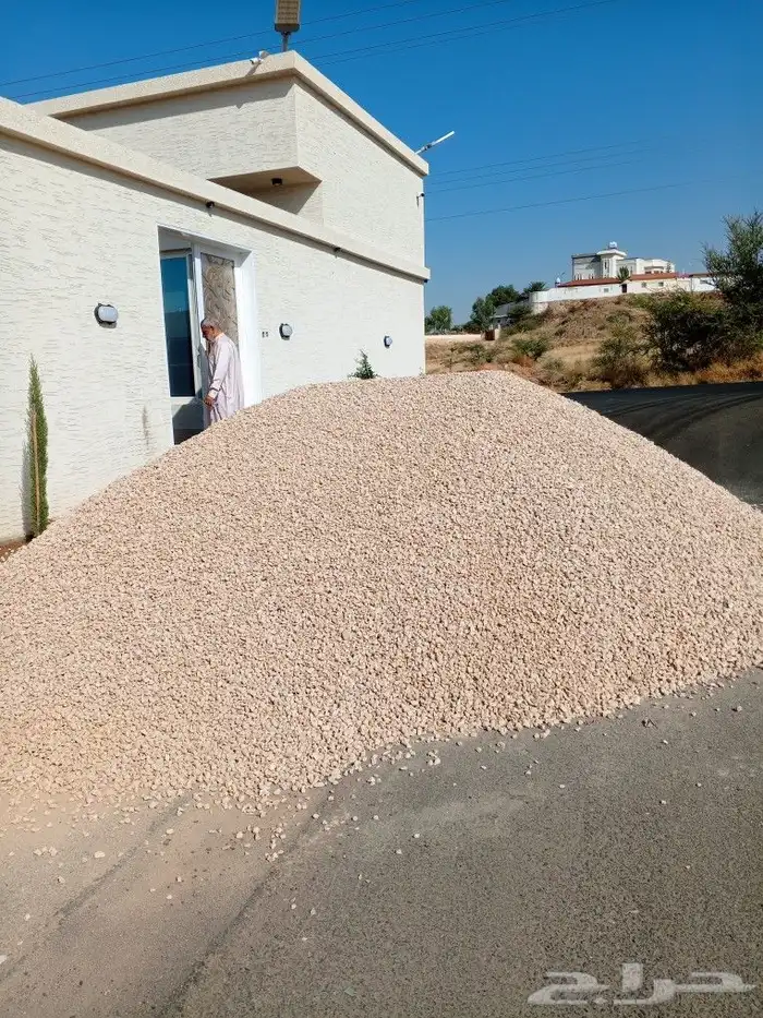 جميع انواع البطحاء التليس والبناء والخرسانة 0