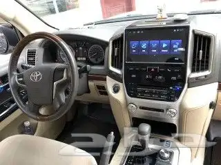 شاشات جيب لند كروز 2018 0