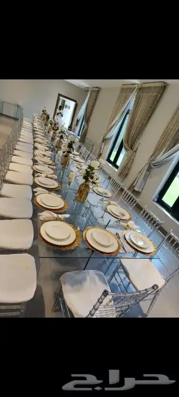 طاولات وكراسي 0