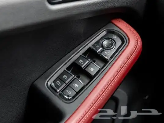 سيارة بورش ماكان Porsche Macan Premium PKG AWD موديل 2023 28