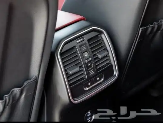 سيارة بورش ماكان Porsche Macan Premium PKG AWD موديل 2023 26