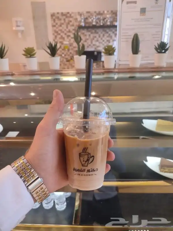 طباعة ستيكر شيت طباعة وتركيب ستيكر طباعة اكواب بنر رول اب 1