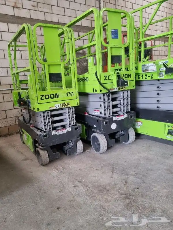 تأجير رافعات مقصيه كهربائيه وديزل. سيزر لفت ومان لفت 6