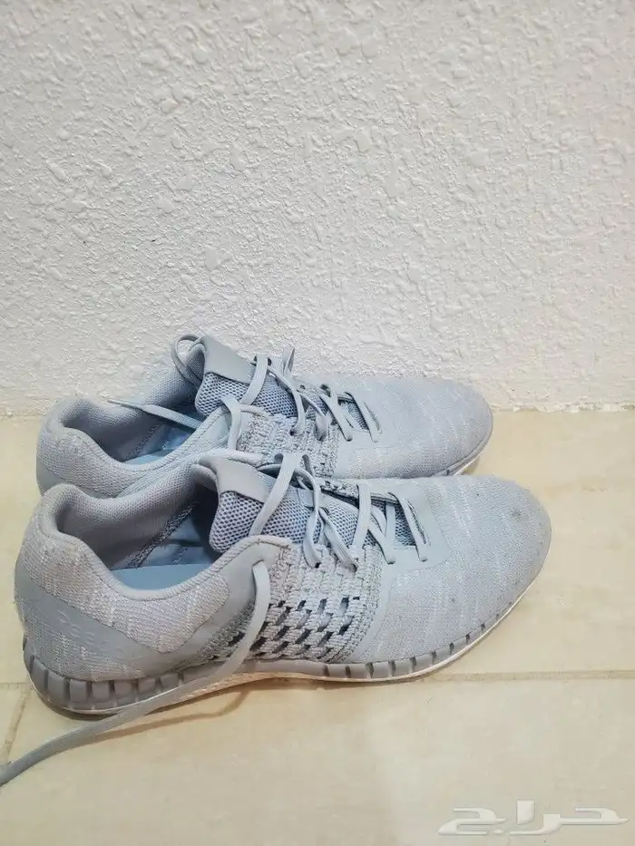 جزمة مستخدمة من شركة Reebok مقاس 40 5 0