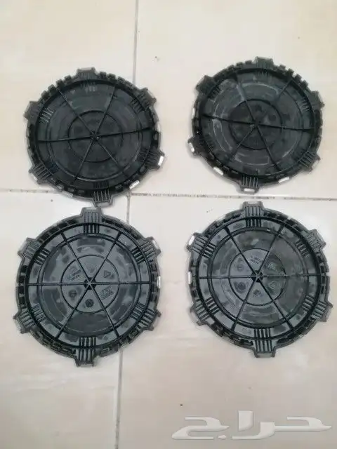 غطا جنط سياره جمس موديل 2006 اصلي مستعمل 1