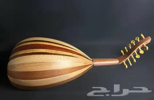 عود بحريني ظهر مبطط وقصعة صغيرة للبيع 1