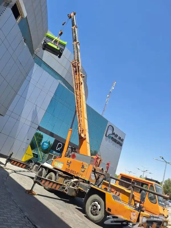 سطحه سحب نقل جميع السيارات تأجير روافع شوكيه بجميع احجمها مش 3