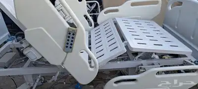 سرير طبي كهربائي فرشه للبيع 10حركات با 4