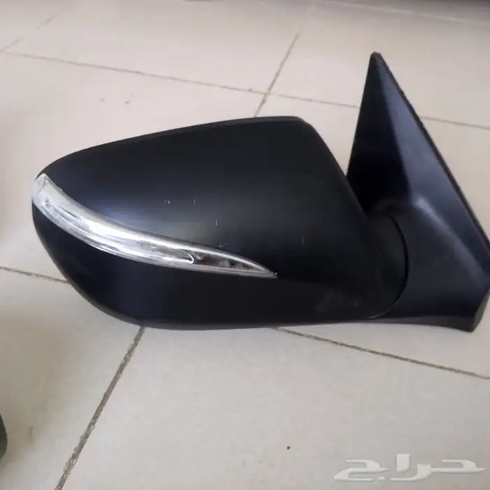 يتوفر لدينا مرايات سنتافي 2013 - 2018 اصلي وكاله 4