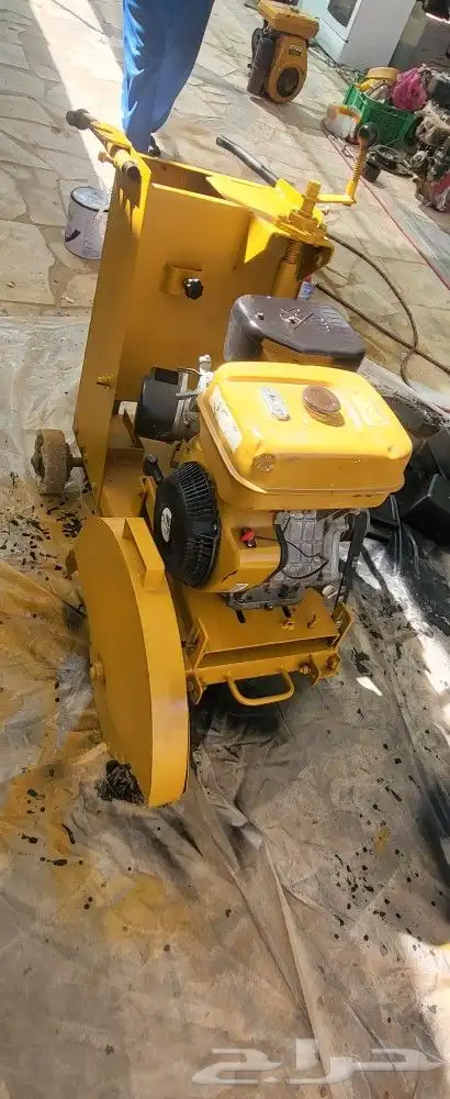 قطاعات أسفلت وصبة وحجر. على الشرط 3