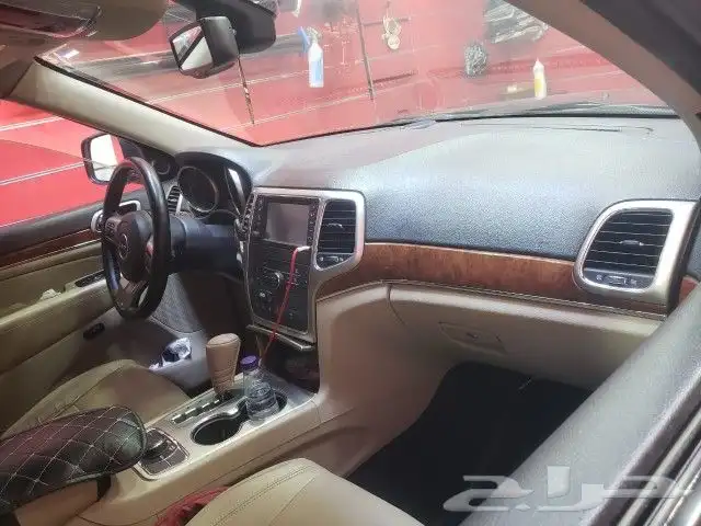 رش ديكورات داخليه وتغيير الداخليه لاكورد من البيج الى الرصاص 0