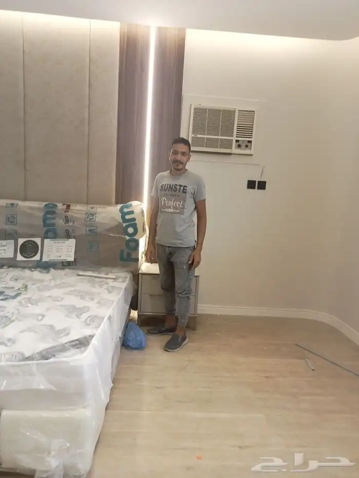 كهربائي منازل ومحلات تجارية وكل أعمل الصيانه ولديه سيارة 8