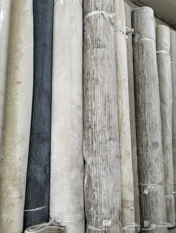 يوجد موكيت تركي واماراتي ويوجد فينيل بلجيكي و فرنسي ويوجد جم 3