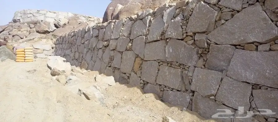 معلم حجر 4