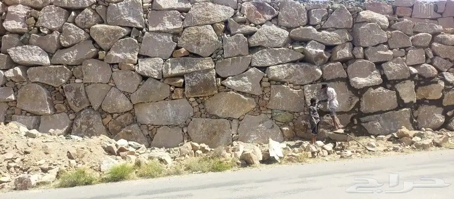 معلم حجر 1