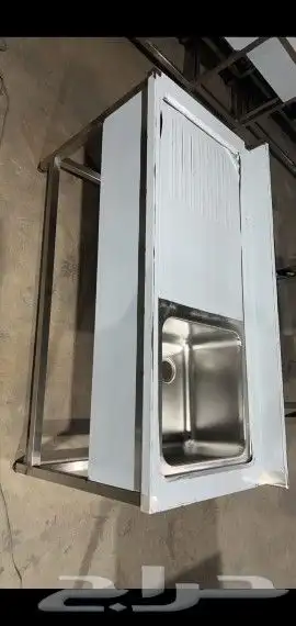 متخصصون في تفصيل  الاستانلس  ستيل 11