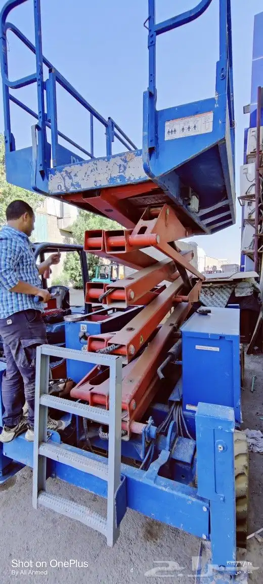 إيجار معدات   فور كلفت   سيزرلفت   مان لفت   كرين   جي سي بي 0