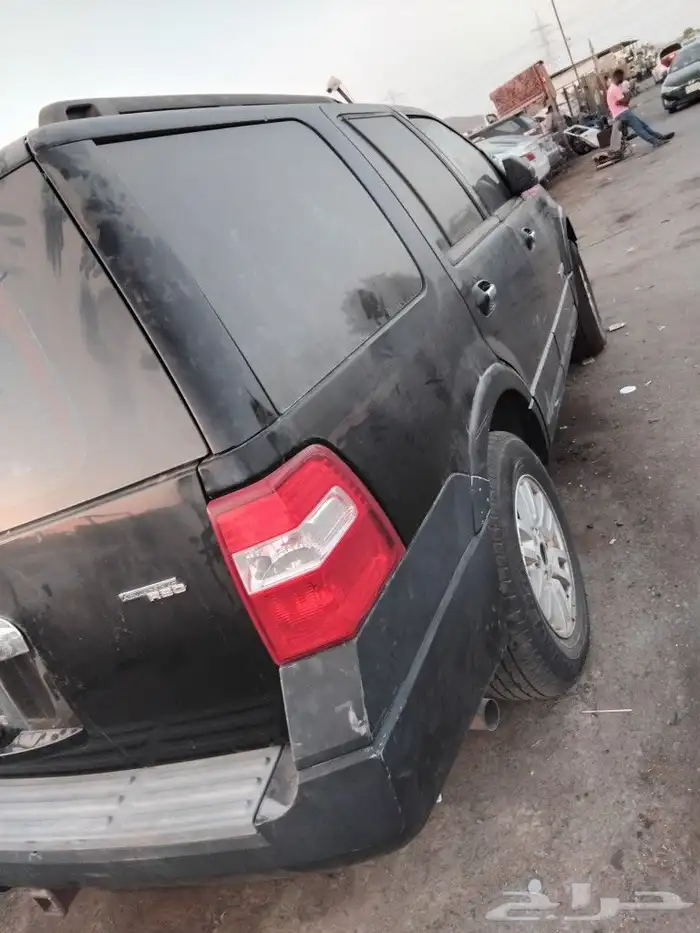 يوجد لدينا قطع غيار السيارات الإكسبديشن 2
