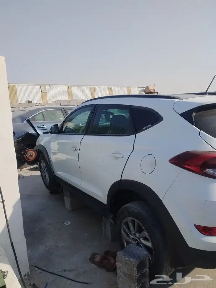 للبيع قطع غيار توسان 1