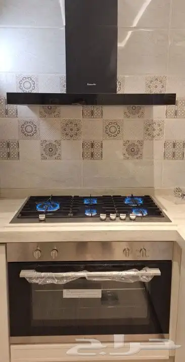تتوفر اسطح غاز وكهرباء سراميك 5 عيون و4 عيون ايطالي وتركي 4