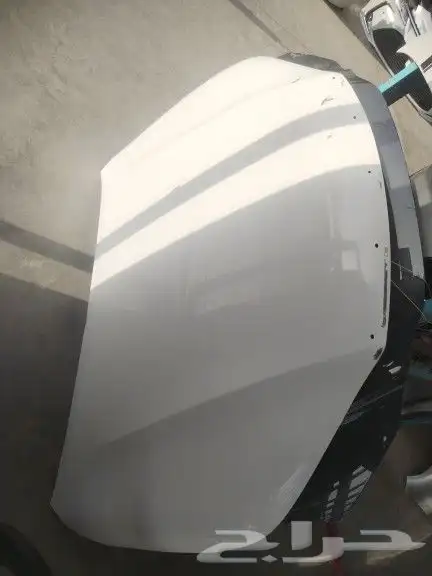 يوجد لدينا كبوت هيلكس ابيض يركب من مديل 2016_2024 0