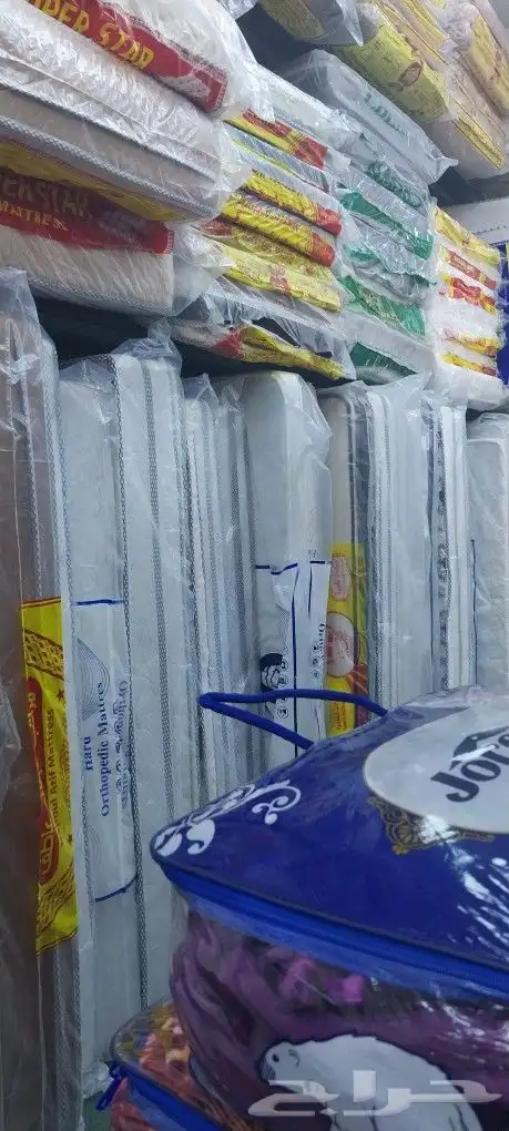 يوجد لدينا جميع انواع المراتب والسراير والبكسات والبطانيات و 0