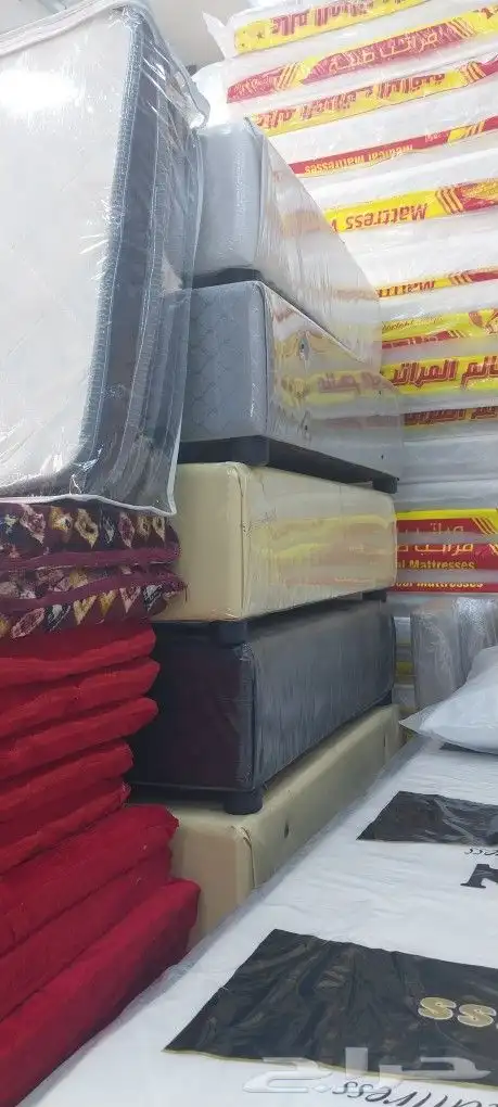 يوجد لدينا جميع انواع المراتب والسراير والبكسات والبطانيات و 4