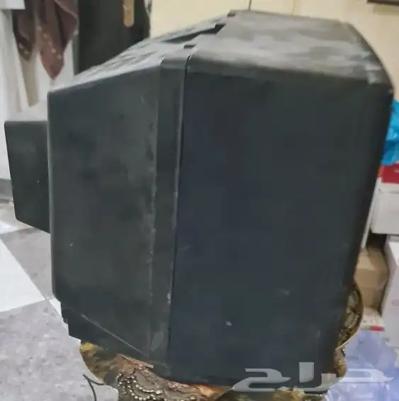 تلفزيون قديم فرار 1