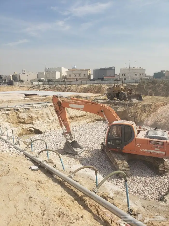 نحن مقاولين حفر الارض وتوريدحجر وبسكرس 1