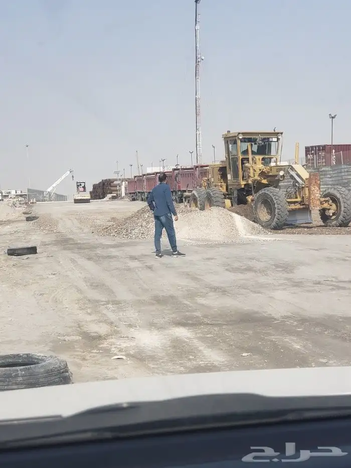 نحن مقاولين حفر الارض وتوريدحجر وبسكرس 0