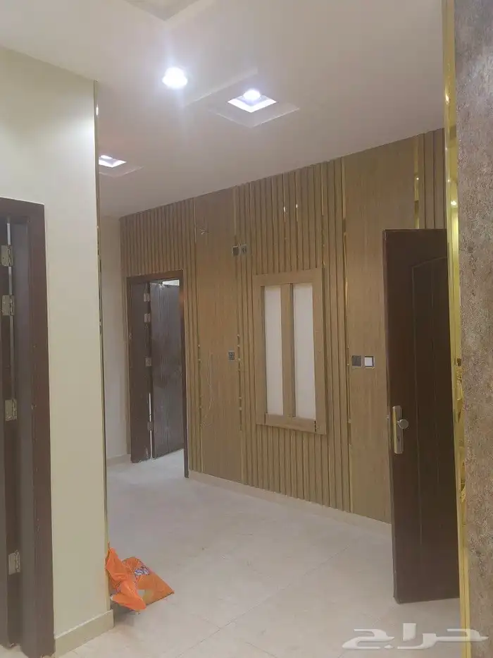 له جميع انوع الدهان الحديث الدخلي والخارجي وبه اسعار جميل أن 11