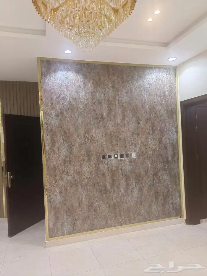 له جميع انوع الدهان الحديث الدخلي والخارجي وبه اسعار جميل أن 10