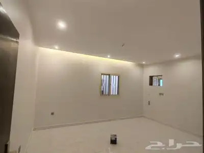له جميع انوع الدهان الحديث الدخلي والخارجي وبه اسعار جميل أن 4