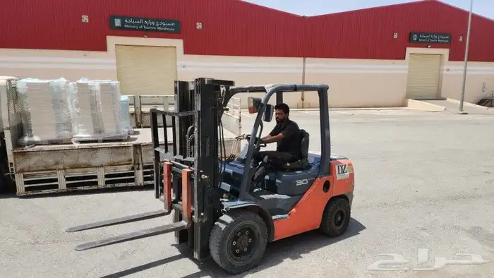 رافعه شوكيه للايجار فوركلفت فوركليفت فورك لفت forklift سكين 2