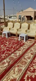 تاجير خيام اوروبيه وبيوت شعر اسود وابيض كنب ملكي كراسي احمر 3