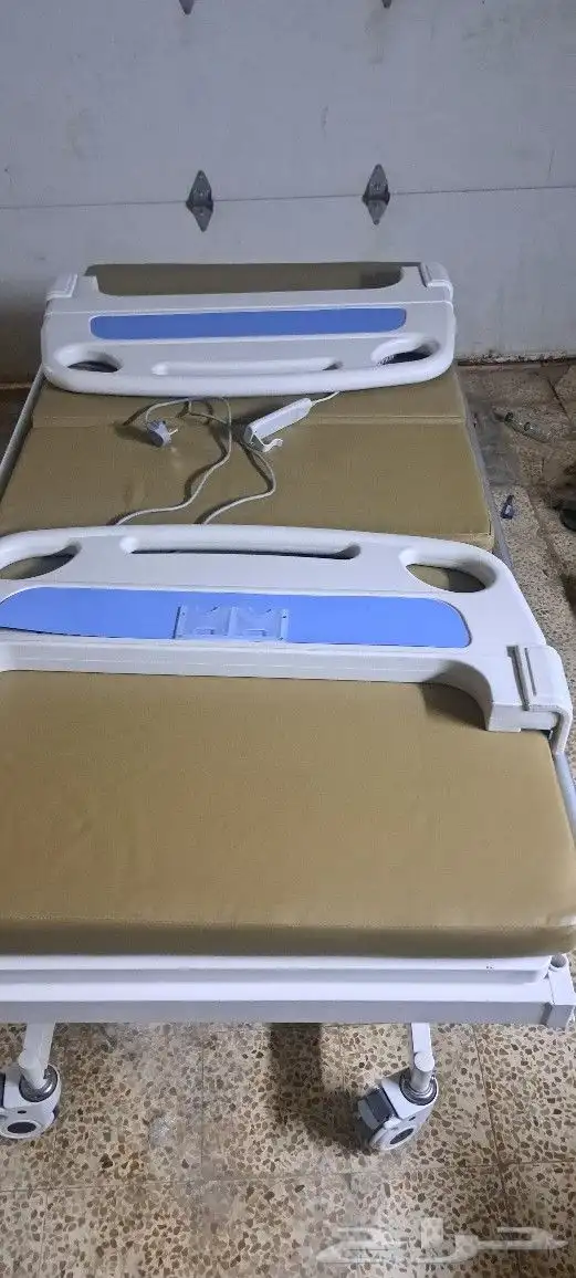 سرير طبي كهربائي معا مرتبه ومعا التوصيل وضمان با 1000 5