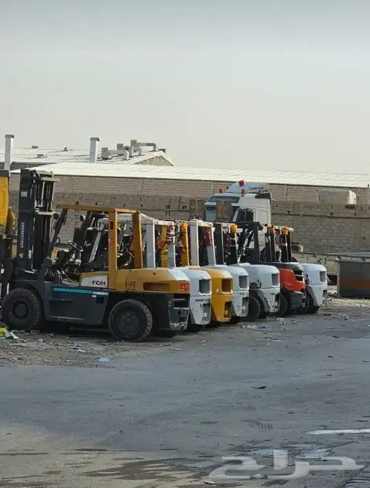 كرينات روافع شوكي ة ومقصية جميع انواع المعدات 9