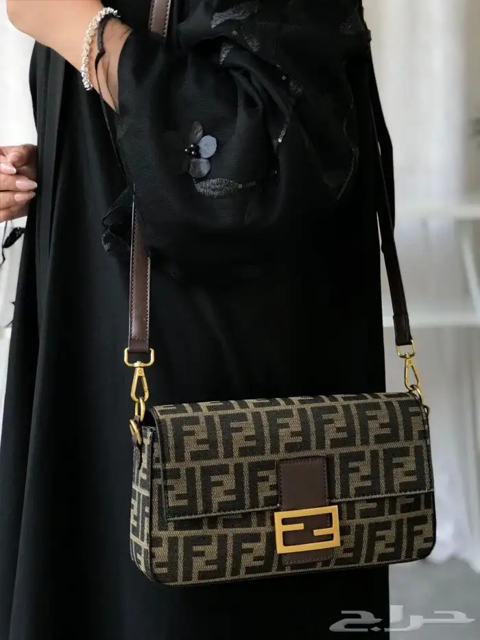 شنط فندي الشكل الجديد 17